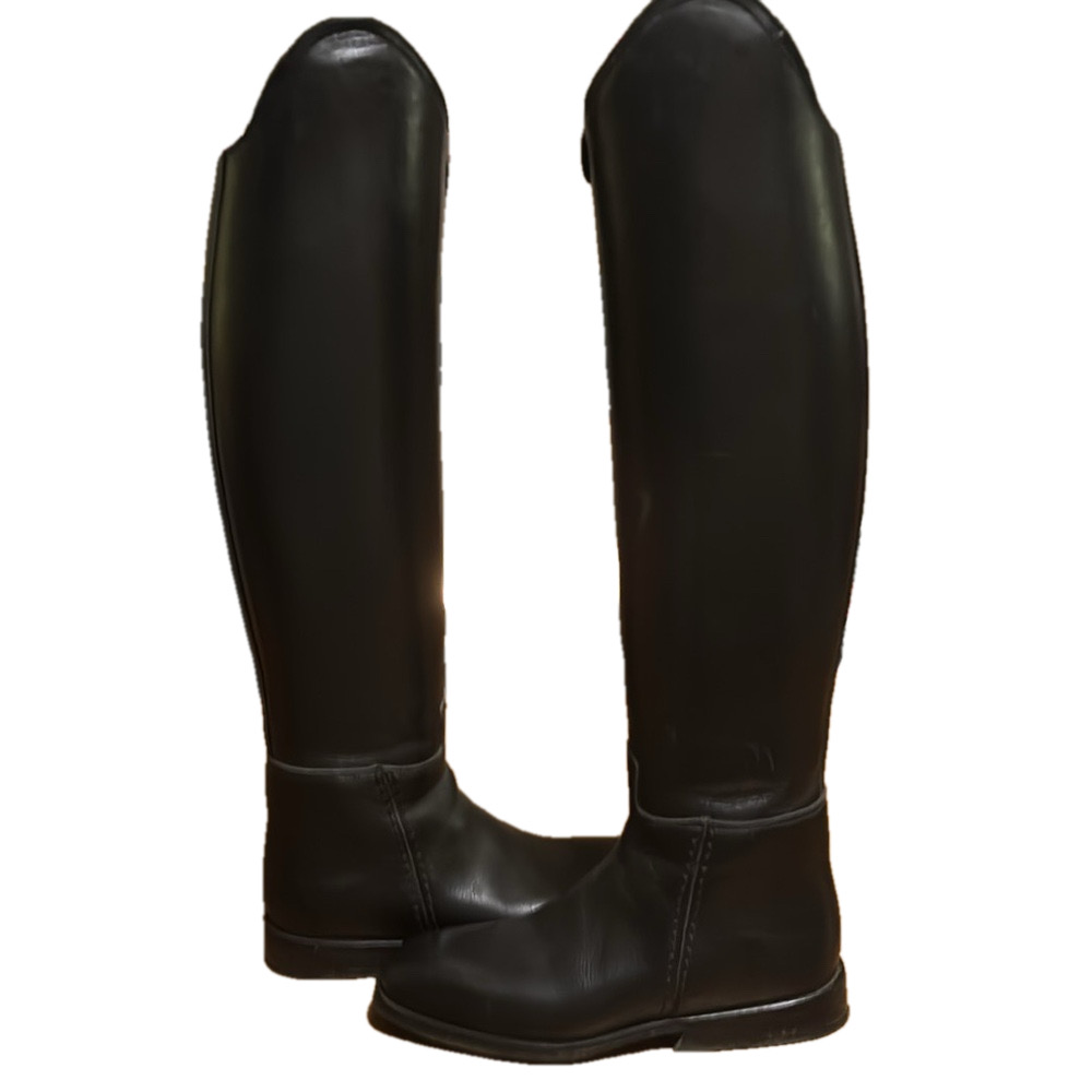 Sleek Black Knee-High Heeled Boots for Women - Picture 6 of 16
